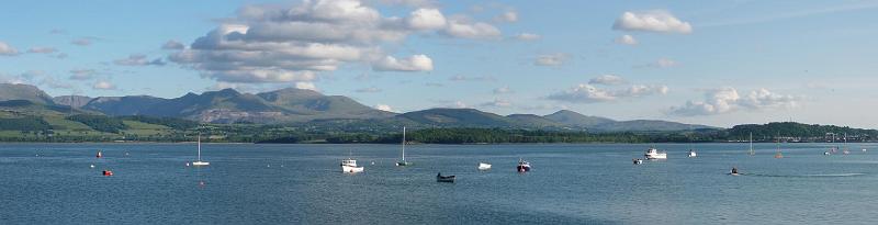 K800_P1000398_Panorama.JPG - Blick über die Menai Strait, Beaumaris, Anglesey